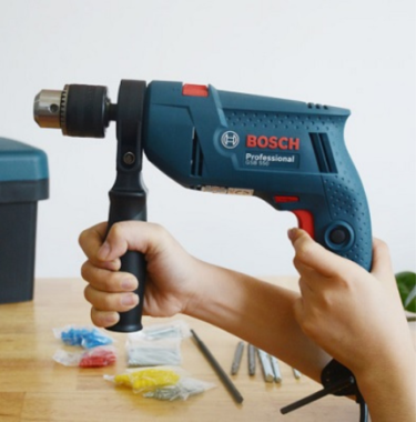Máy khoan Bosch GSB 550 - Bộ set hộp công cụ freedom