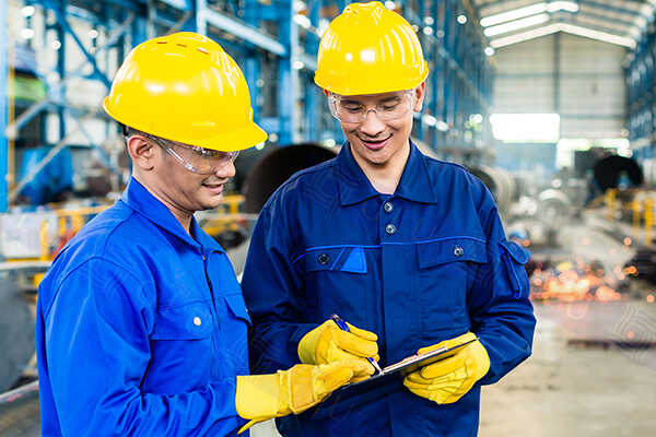 5 sai lầm phổ biến khi đội nón bảo hộ khiến mất an toàn