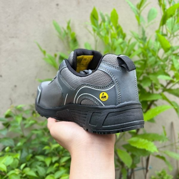 giày bảo hộ lao động Jogger&nbsp;AAK S1P