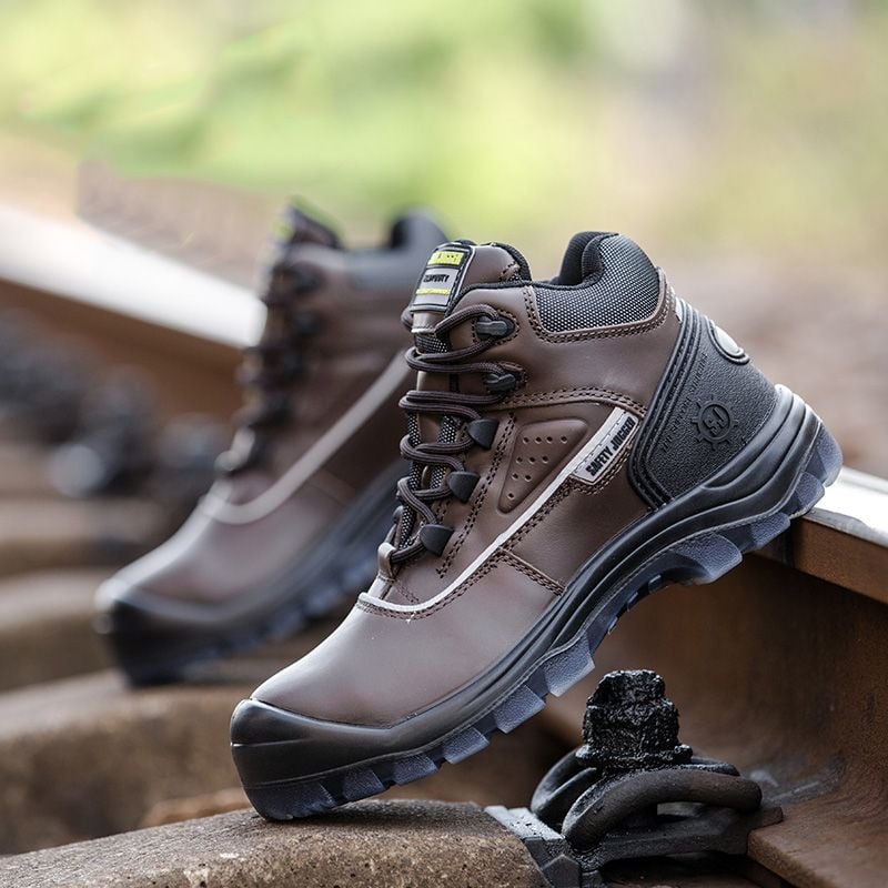 So Sánh Jogger MARS-EH Với Các Dòng Giày Cách Điện Cùng Phân Khúc