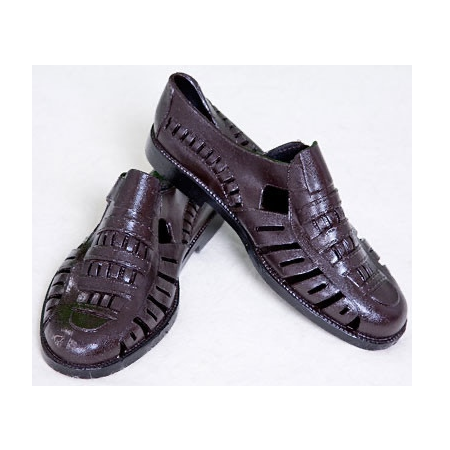 Giày nhựa xỏ siêu bền, nhẹ và có lỗ thoáng khí