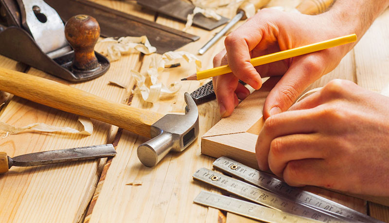 Găng Tay Chống Cắt: Trợ Thủ An Toàn Cho Người Thợ Mộc