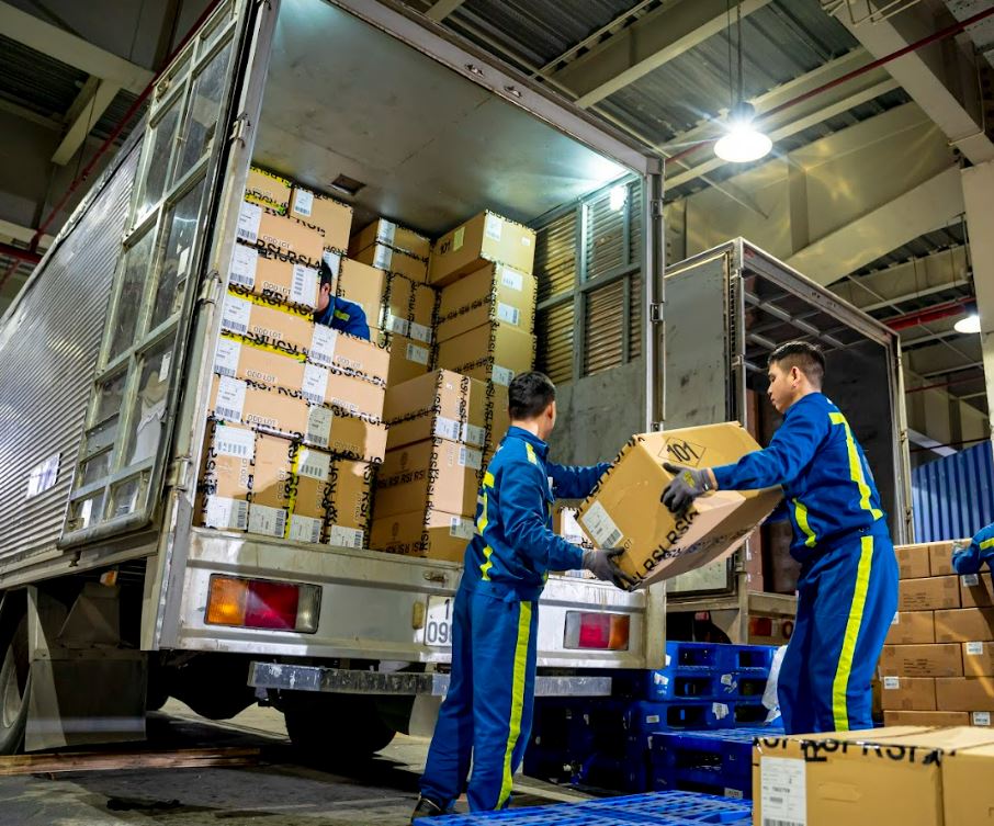 Găng Da – Giải Pháp Bảo Hộ Lý Tưởng Cho Ngành Kho Vận, Bốc Xếp Và Logistics