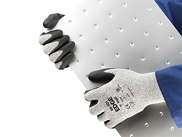 Khoa học đằng sau lớp phủ: Tại sao Nitrile, PU và Latex lại quan trọng với găng tay chống cắt?
